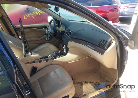 2004 BMW 325Xi из США, поврежденный, VIN WBAEU33424PM60426